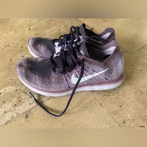Nike Running free and flexible purple sneakers